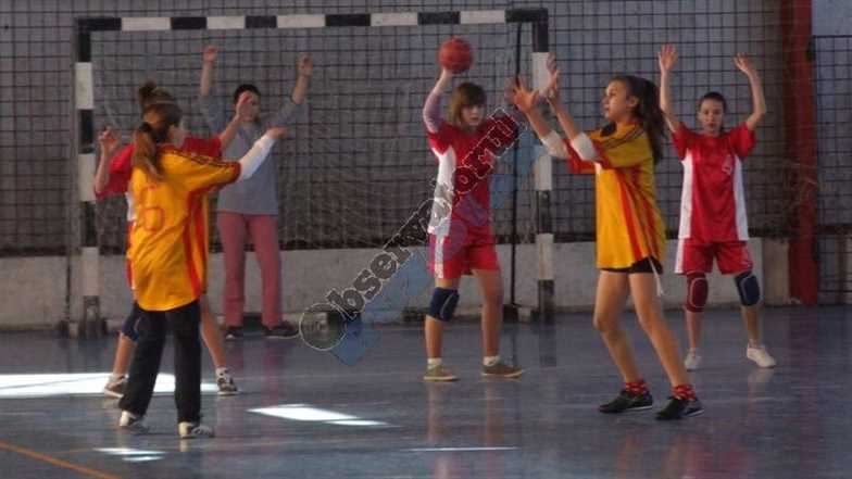 Handbal scolar Fete-2