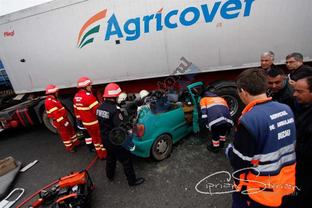 Accident pasarela Nehoiu-5