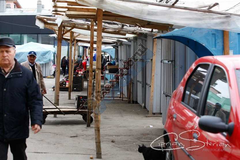 Tarabe-intrare-Piata-Centrala-5