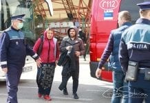 Autocar cu români reveniți din Londra și Bruxelles tras pe dreapta de polițiștii buzoieni