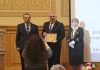Carte despre istoria parașutiștilor militari români, premiată de Academia Oamenilor de Știință